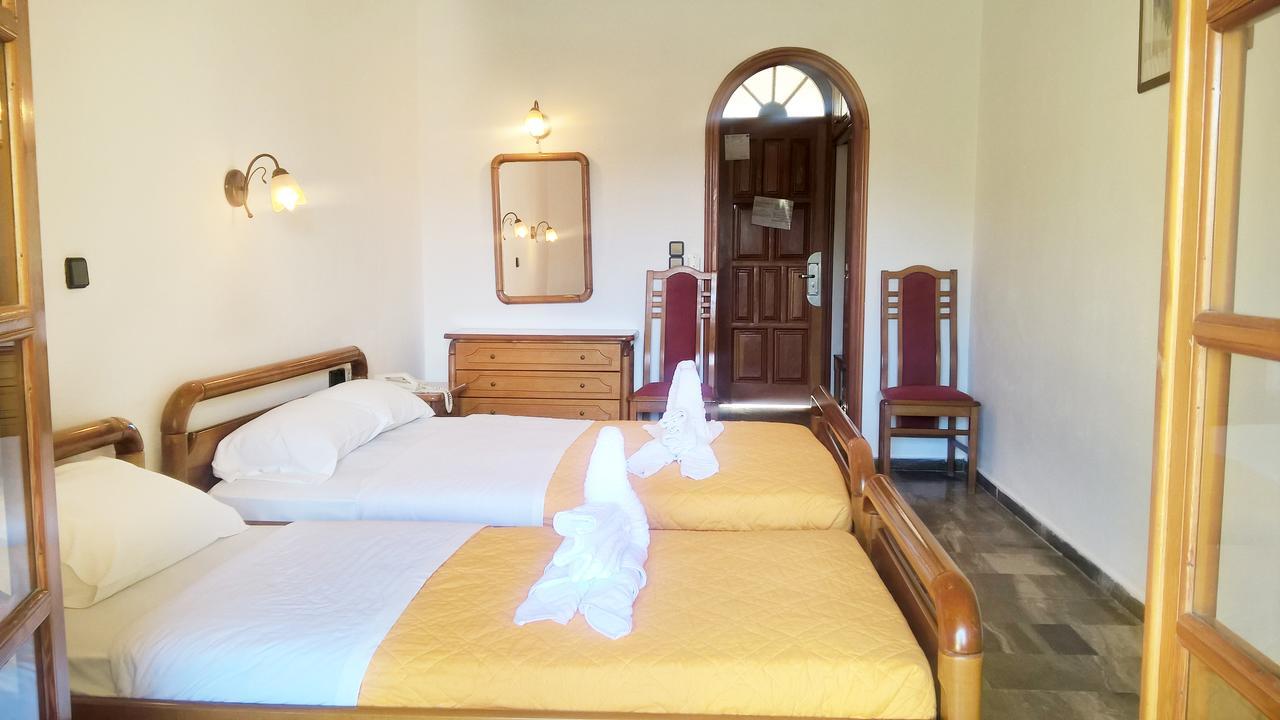 Regina Hotel Vasilátika エクステリア 写真